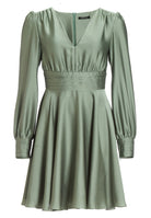 Cocktailkleid aus nachhaltigem Satin mit langen Ärmeln und Raff Details