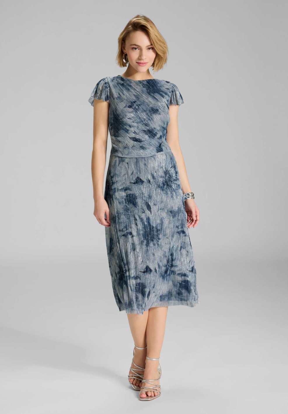 Midi Kleid aus bedrucktem Plissee Jersey mit kurzen Ärmeln timeless blue multi