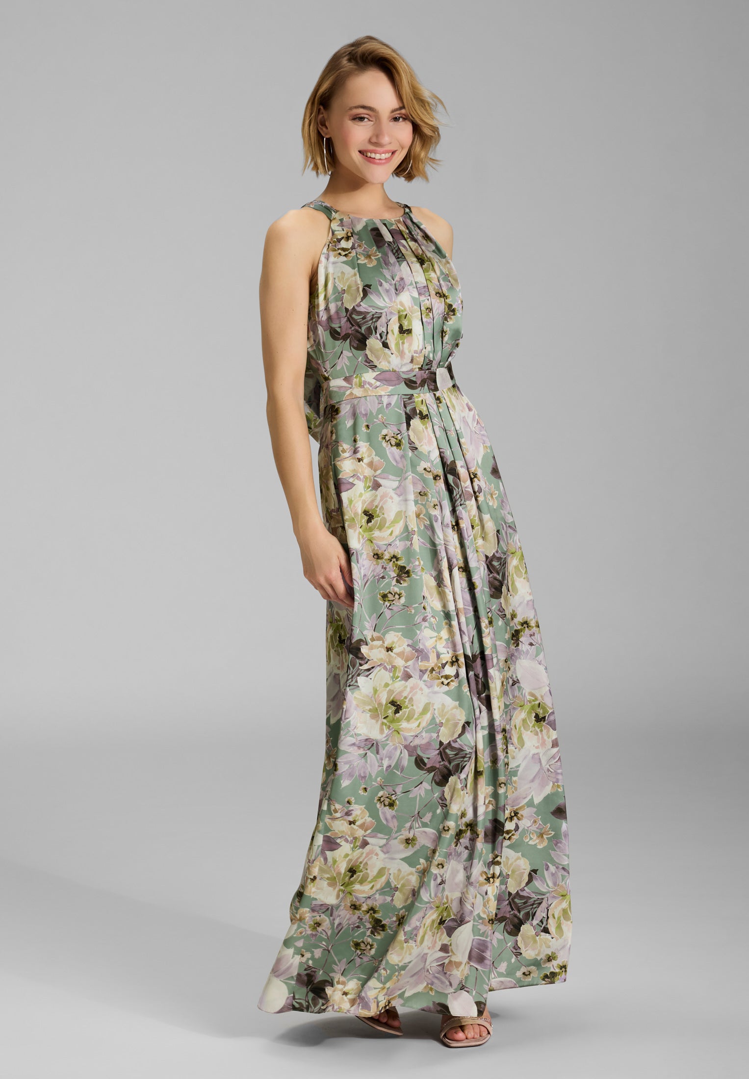 Maxi Kleid mit amerikanischem Ausschnitt aus nachhaltigem bedruckten Satin