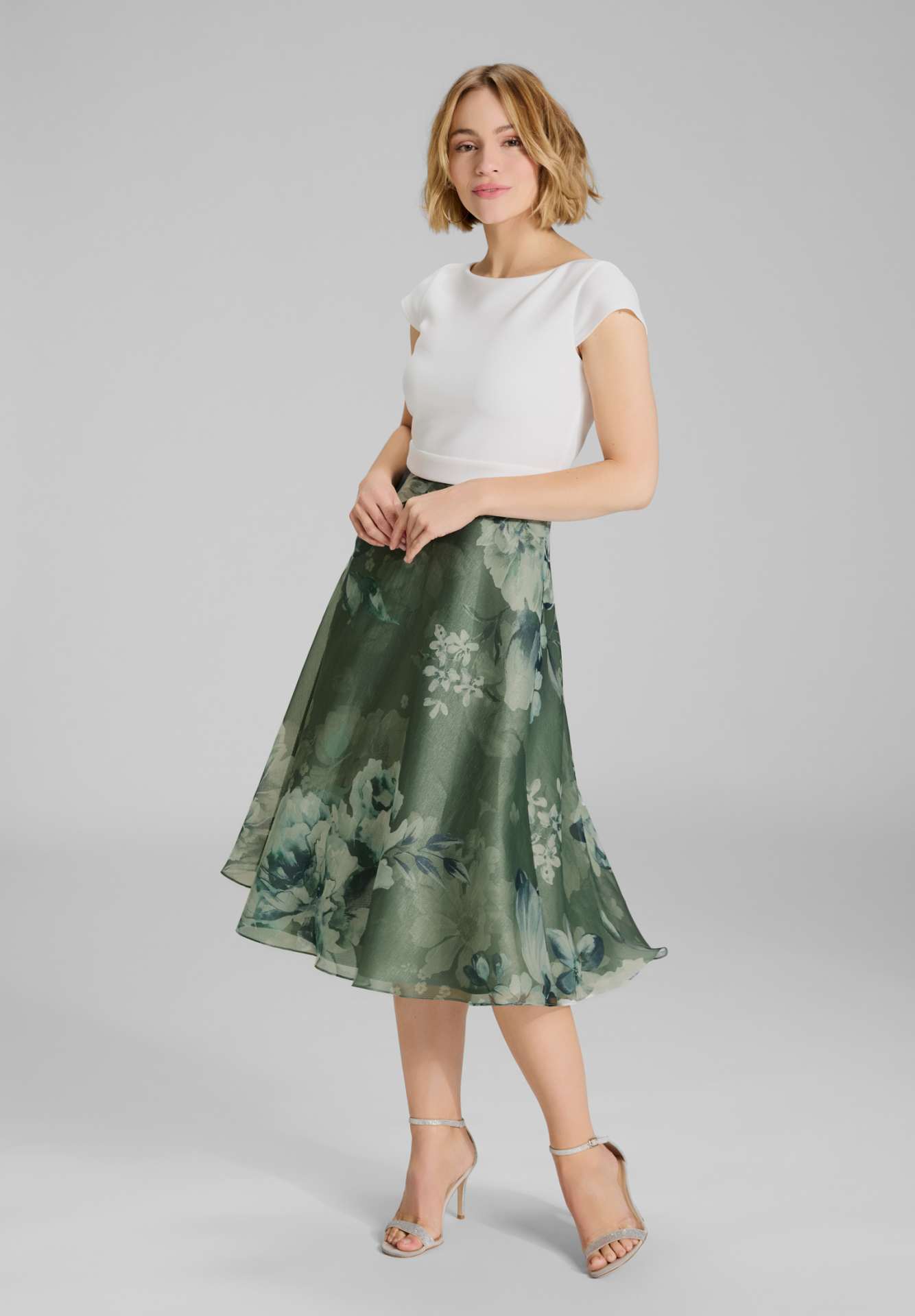 Cocktailkleid aus bedrucktem Organza mit Scuba Oberteil pistachio green ivory