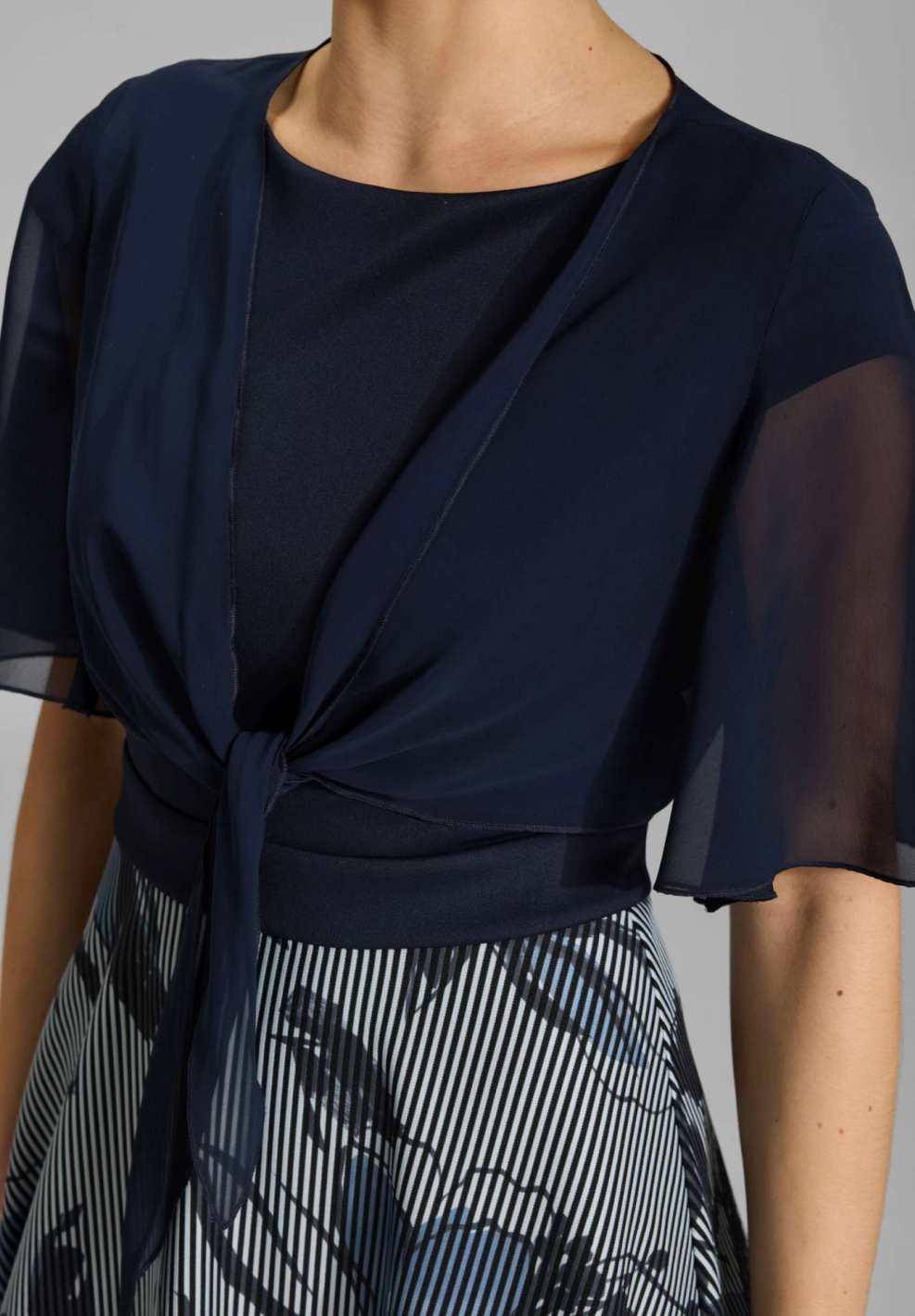 Chiffon Bolero mit Knoten