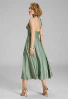 Neckholder Kleid aus Satin