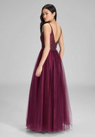 Tüllkleid mit feiner Ziersteinstickerei