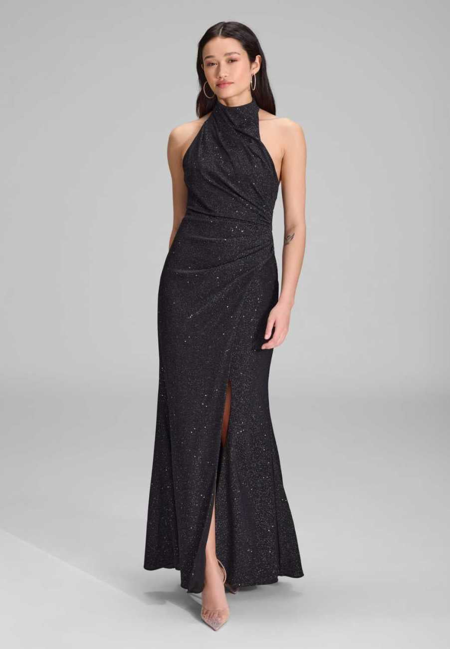 Hochgeschlossenes Abendkleid Schimmereffekt