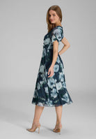 Midi Kleid mit Ärmel aus Mesh mit Ikat Druck