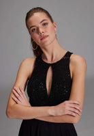 Abendkleid mit Stickerei und Cut-Out Detail