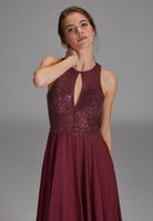 Abendkleid mit Stickerei und Cut-Out Detail