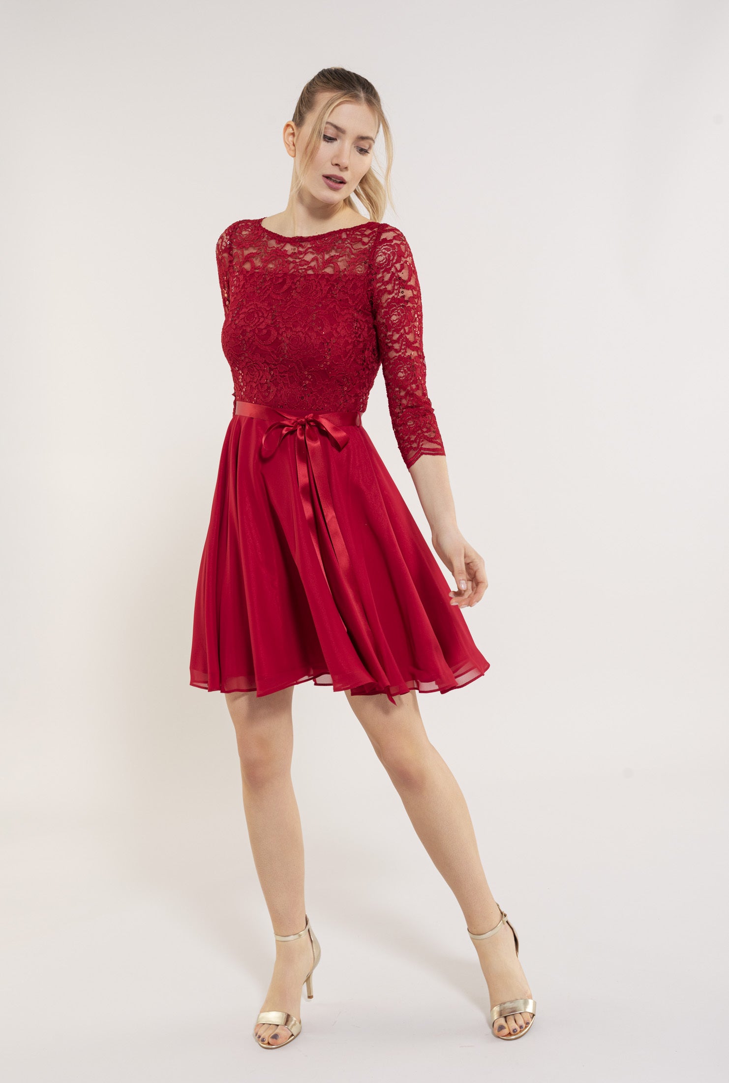 Cocktailkleid aus Paillettenspitze mit Chiffonrock