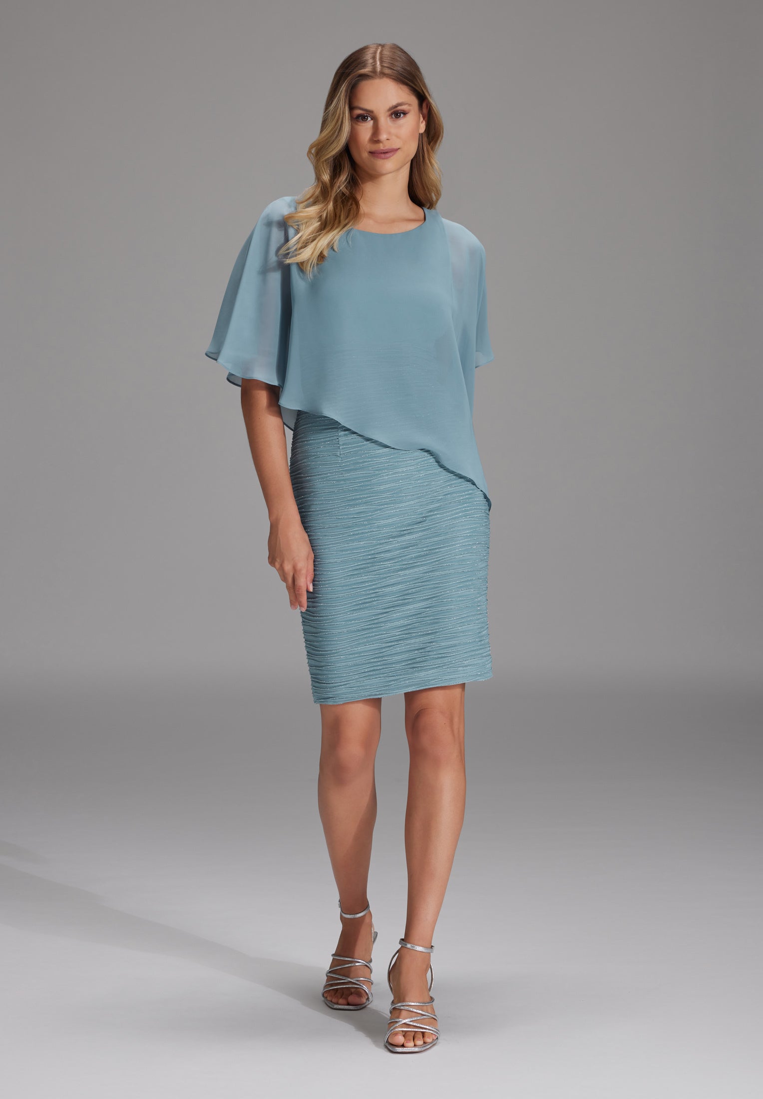 Cocktailkleid mit Überwurf indigo | silver