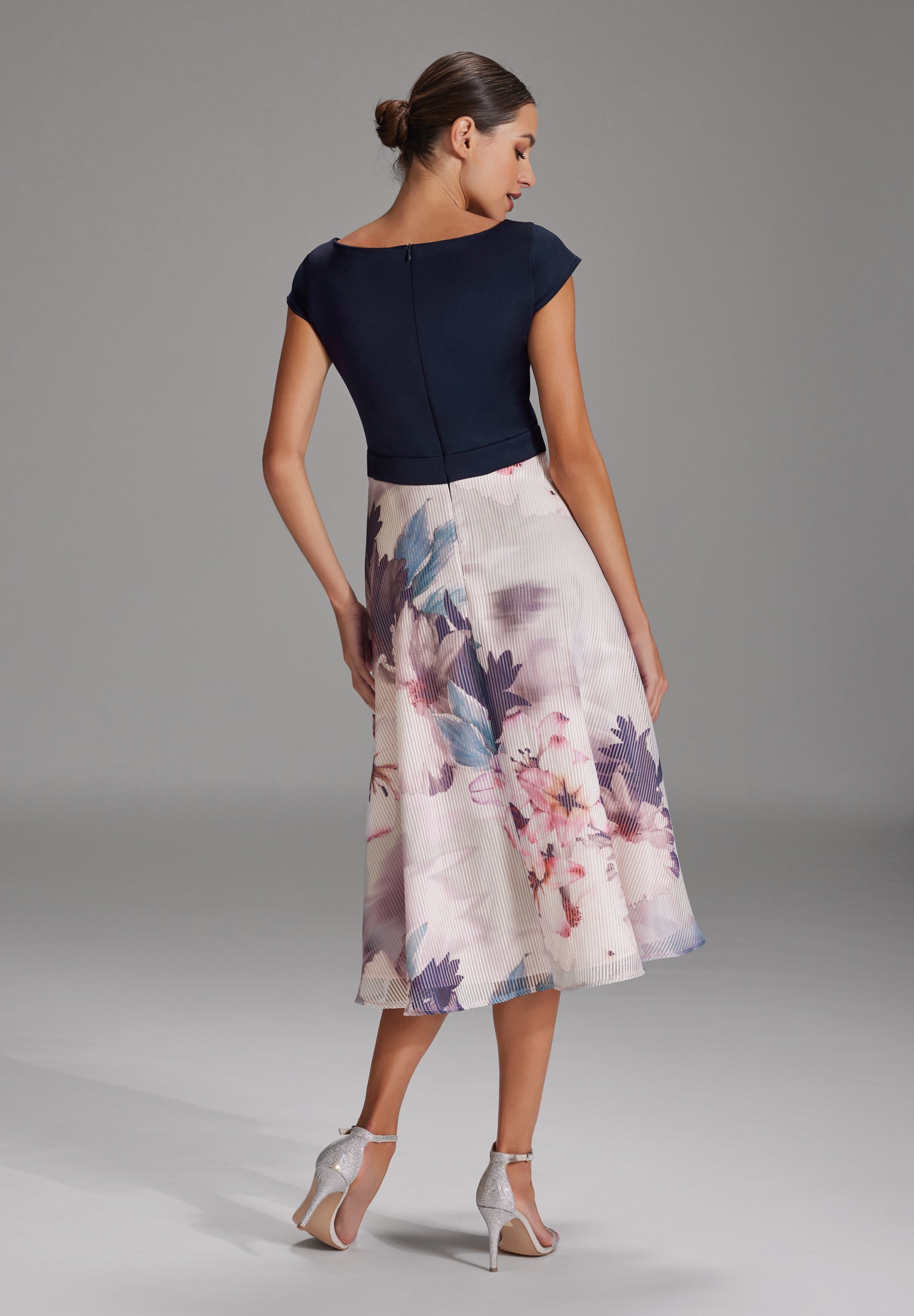 Cocktailkleid aus Materialmix