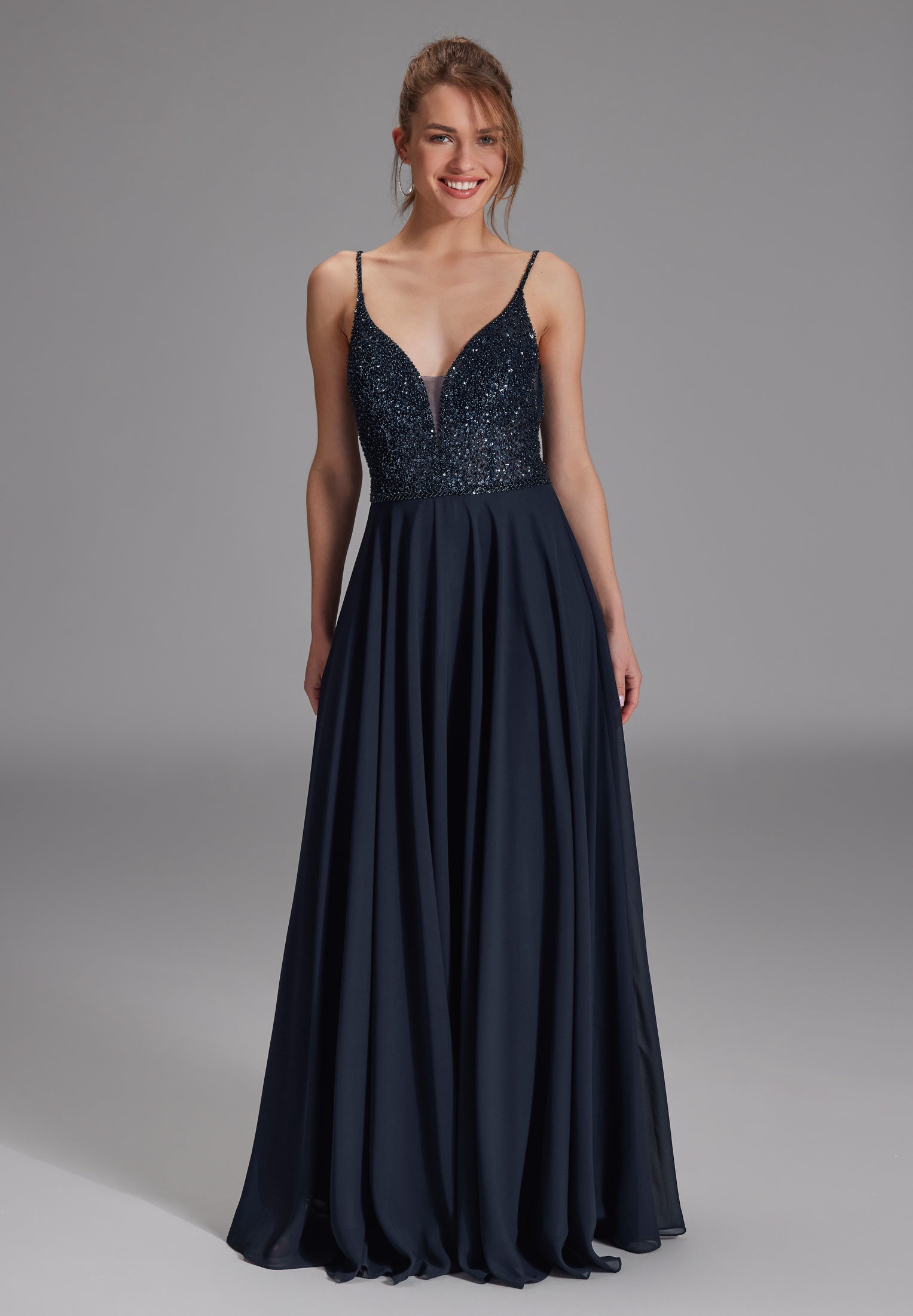 Abendkleid aus Materialmix navy