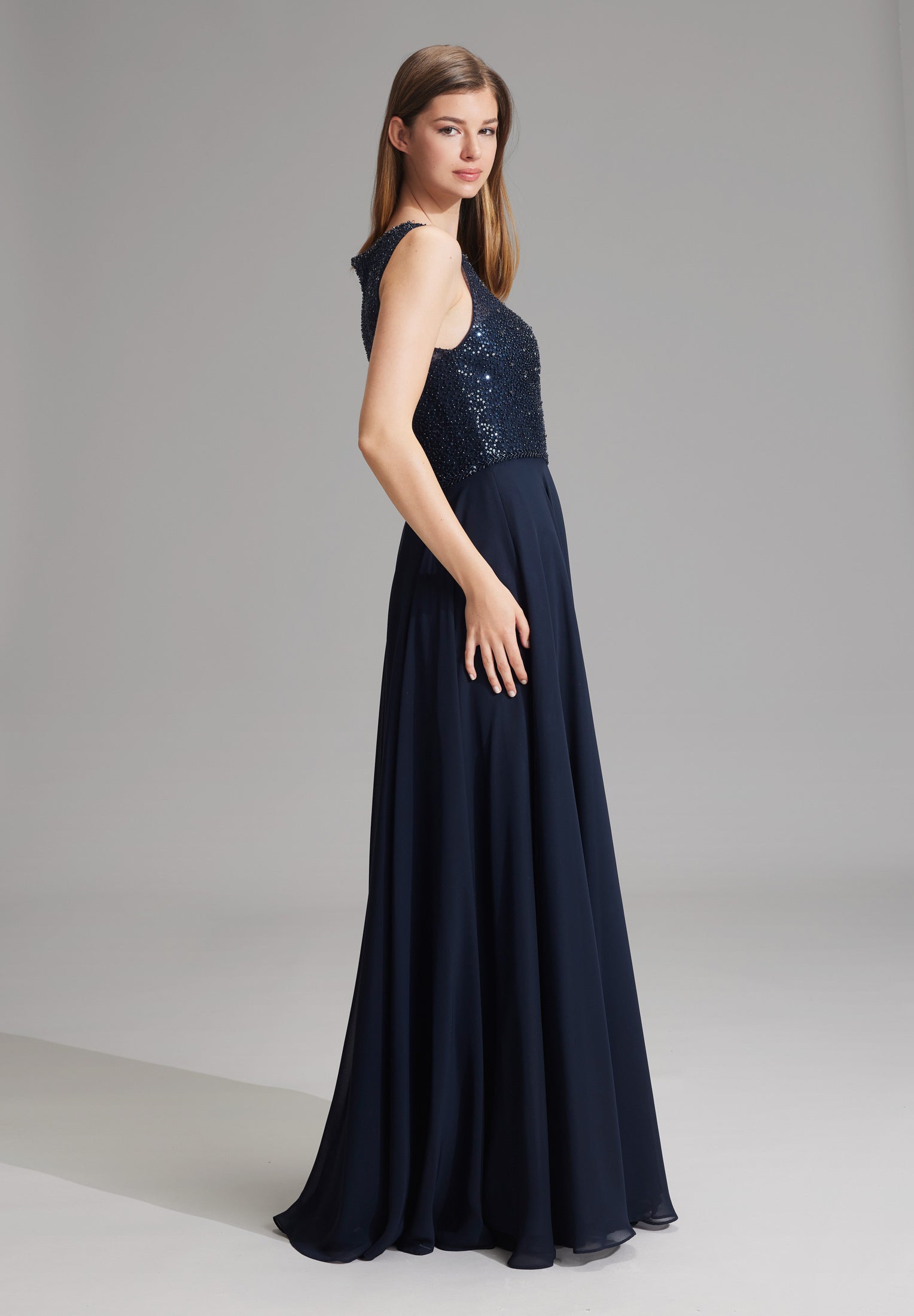 Abendkleid aus Material-Mix