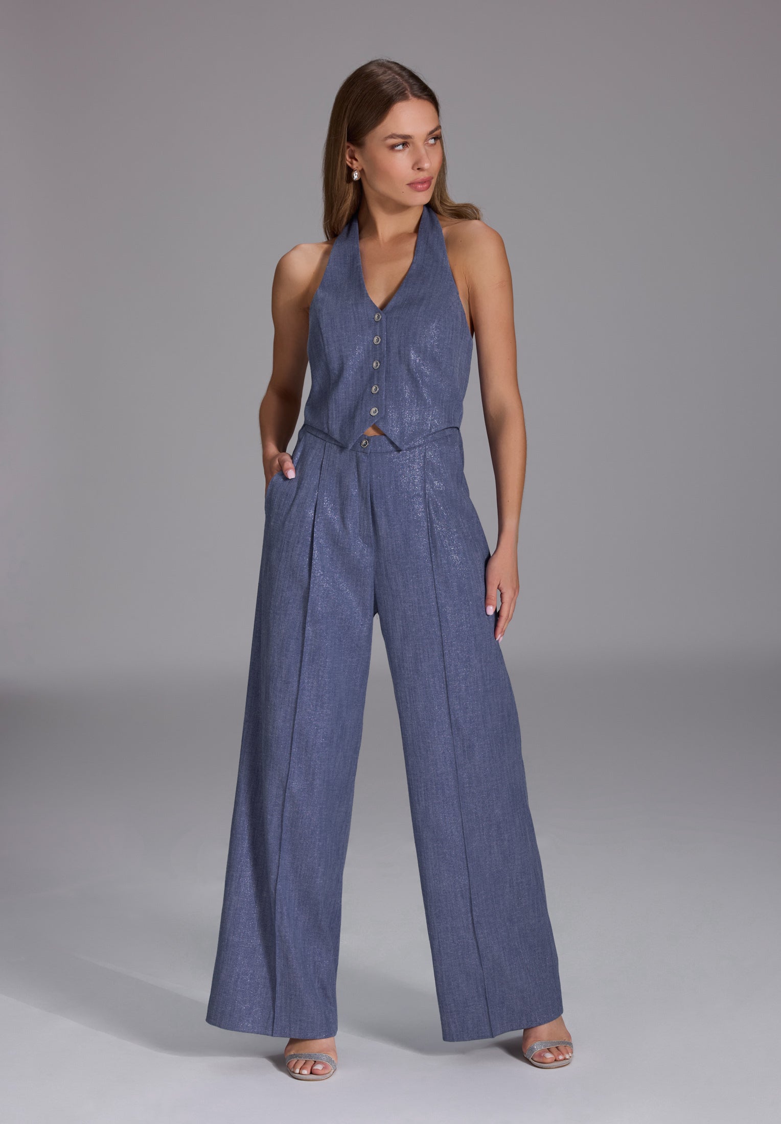 Neckholder Jumpsuit in Two-Piece-Optik aus glänzendem Denim future blue