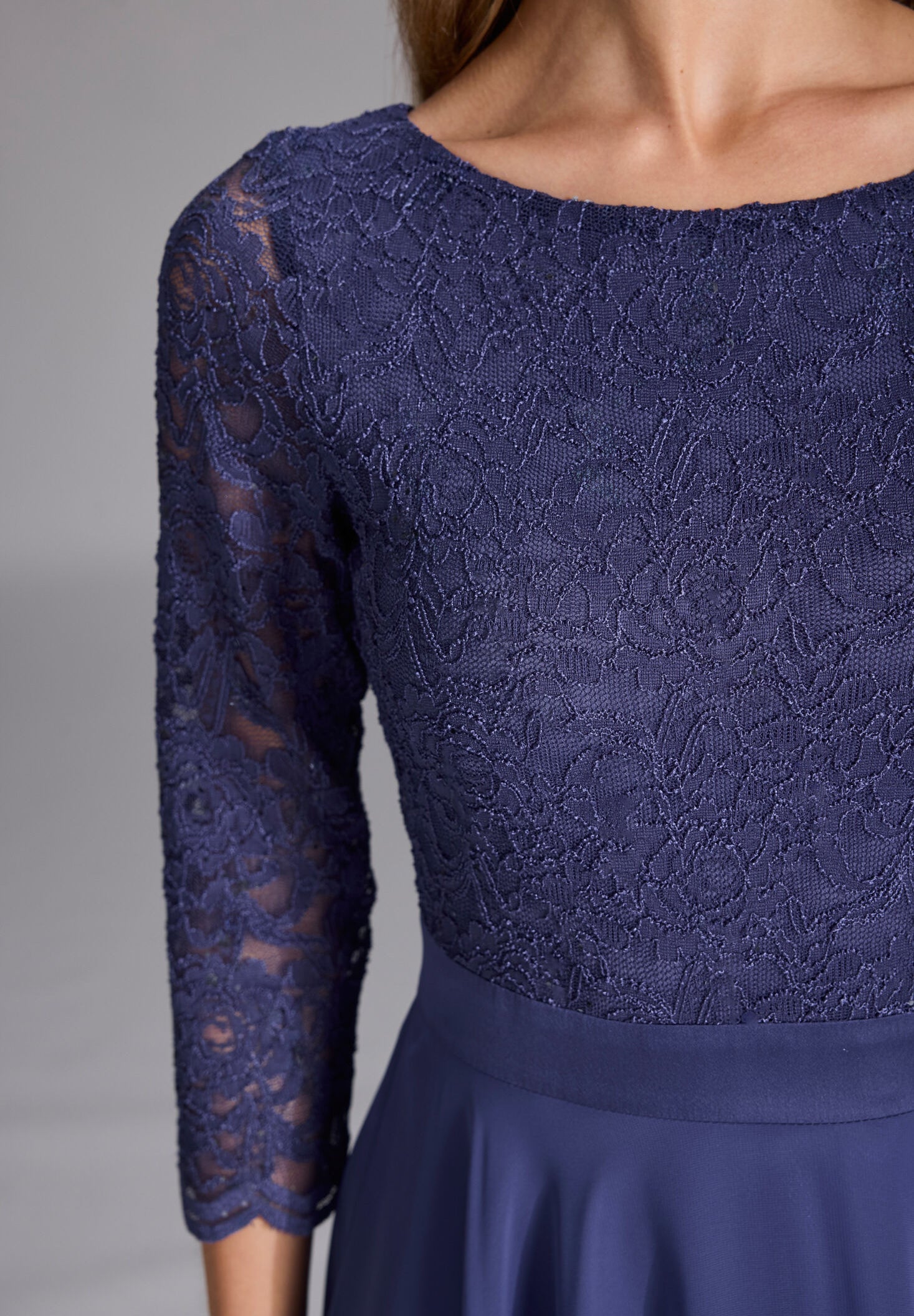 Abendkleid Midi mit Oberteil aus floraler Spitze und Chiffon Rock