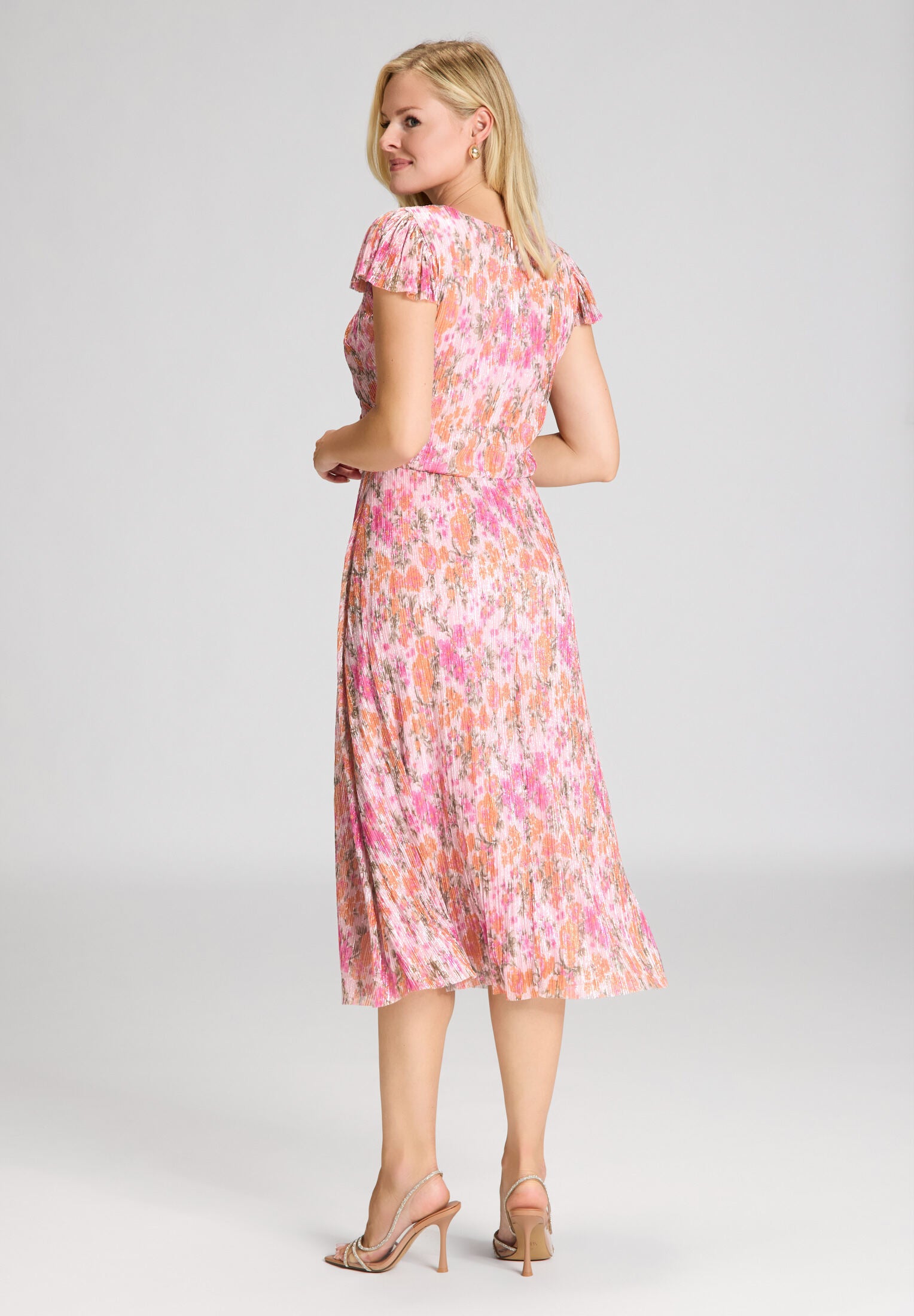 Midi Kleid aus bedrucktem Plissee Jersey mit kurzen Ärmeln