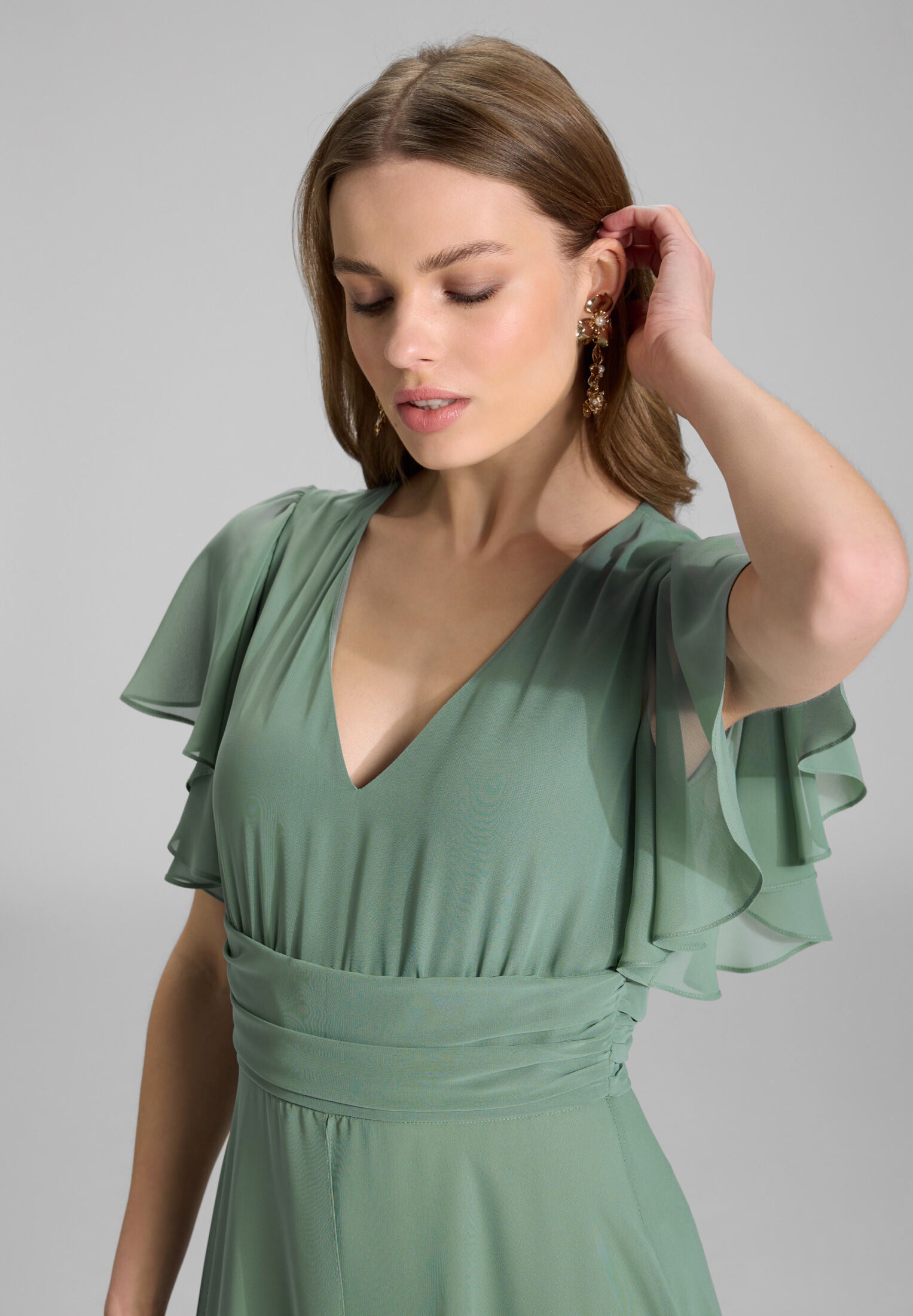 Chiffon Jumpsuit mit Überrock und Volantärmeln