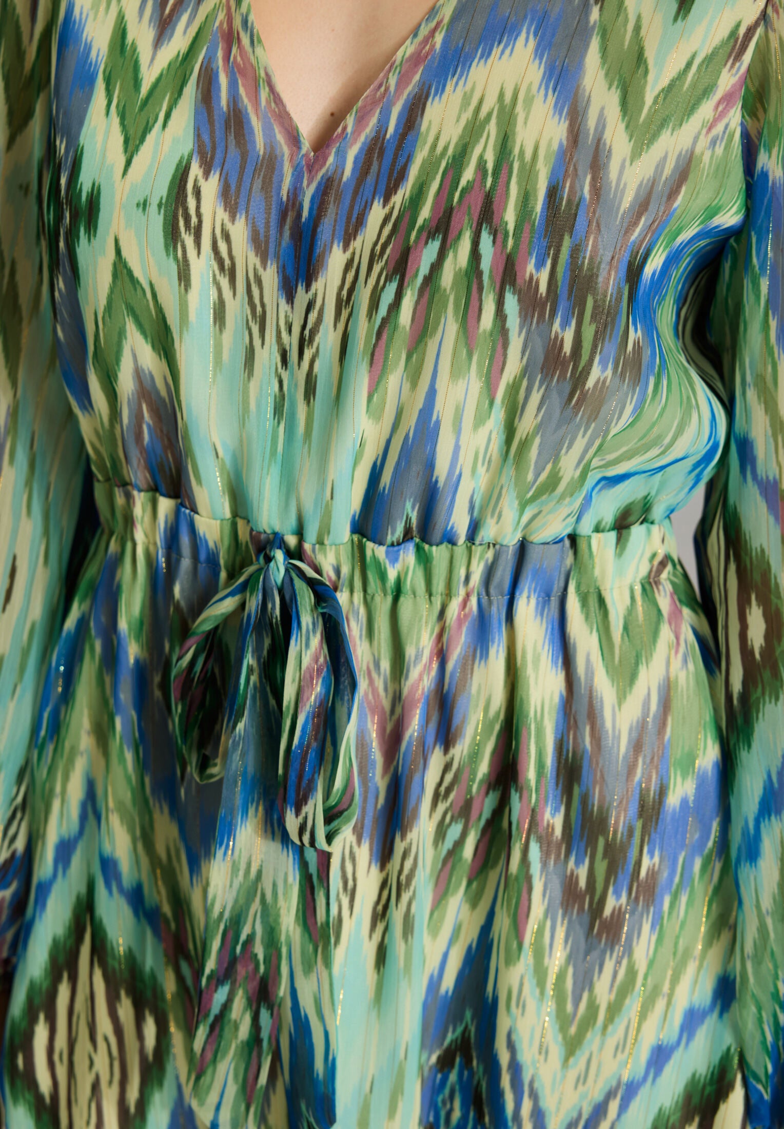 Maxikleid mit langen Ärmeln aus Chiffon mit Zick Zack Print