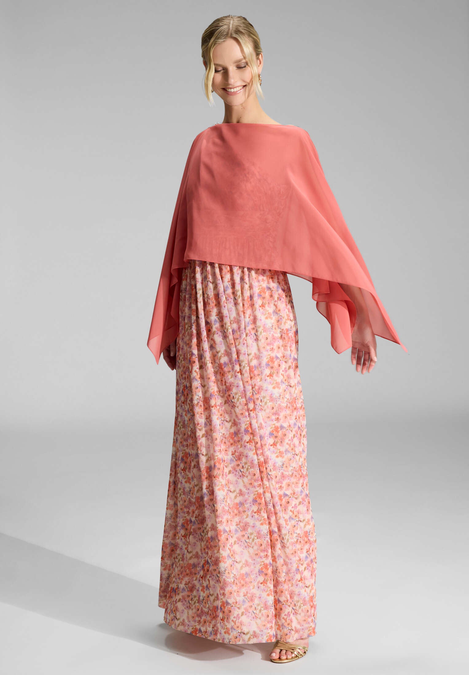 Schlupf-Stola aus Chiffon mit Ärmelschlitzen