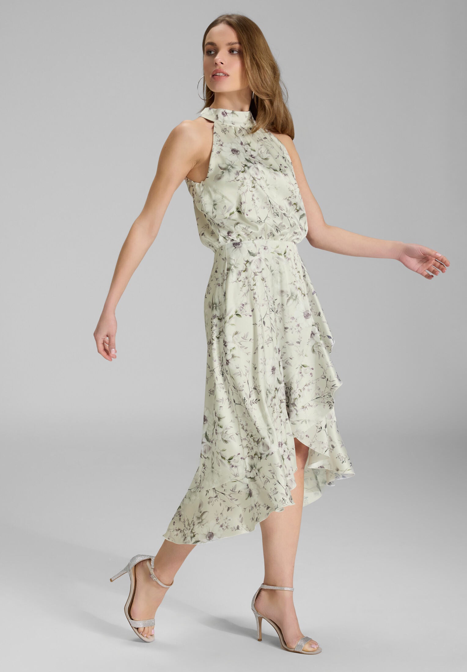 Cocktailkleid aus floral bedrucktem Satin mit Volant Saum