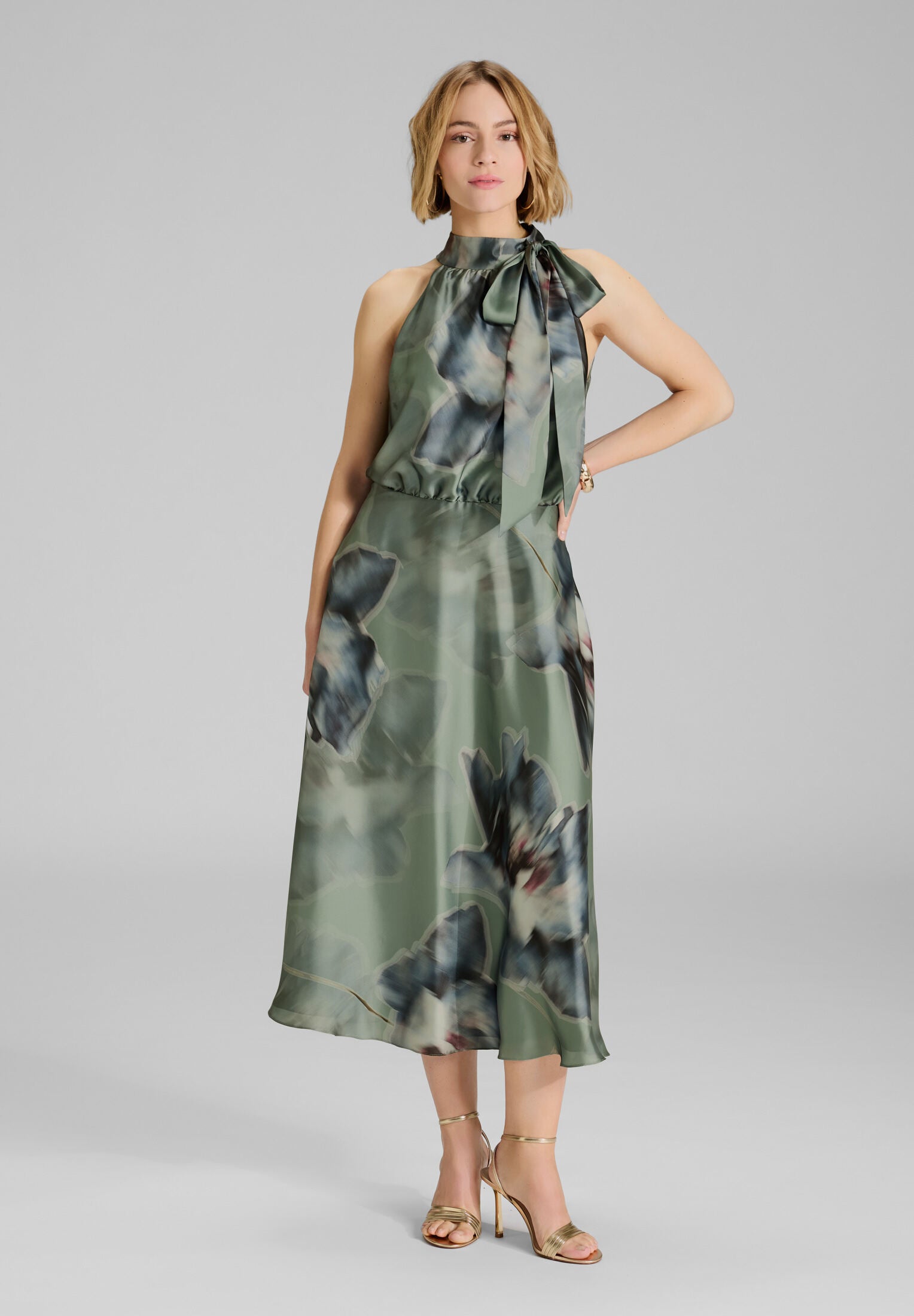 Bedrucktes Cocktailkleid mit Schluppe aus nachhaltigem Satin pistachio green | multi