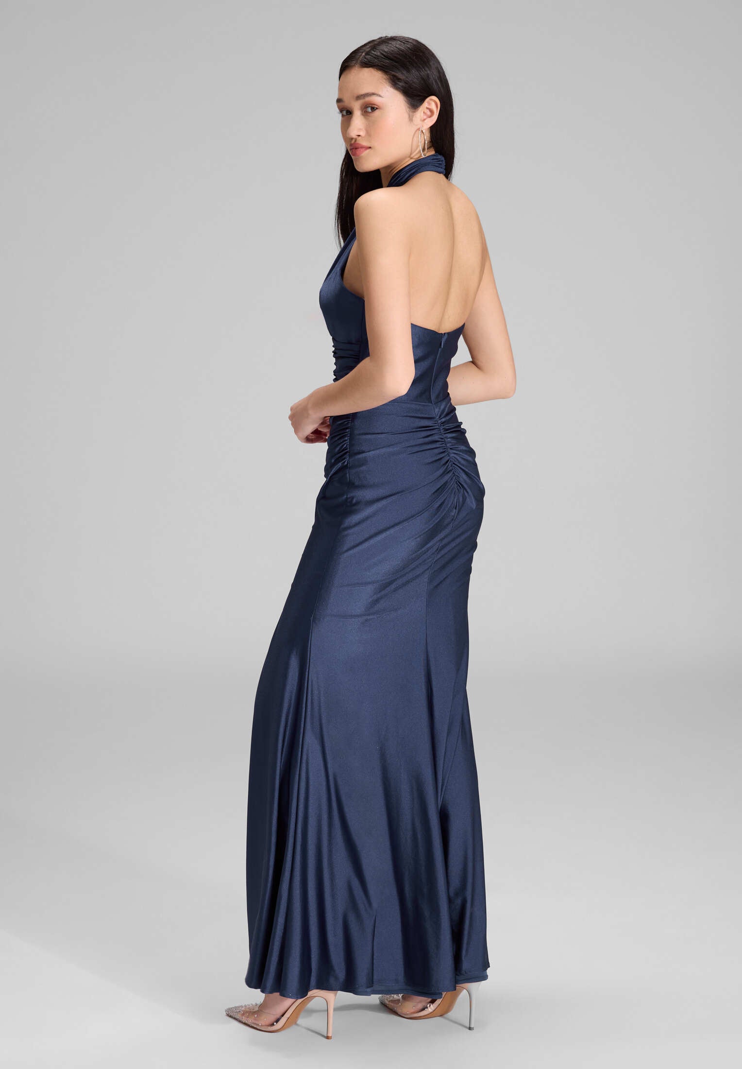 Figurbetontes Neckholder-Kleid aus Jersey