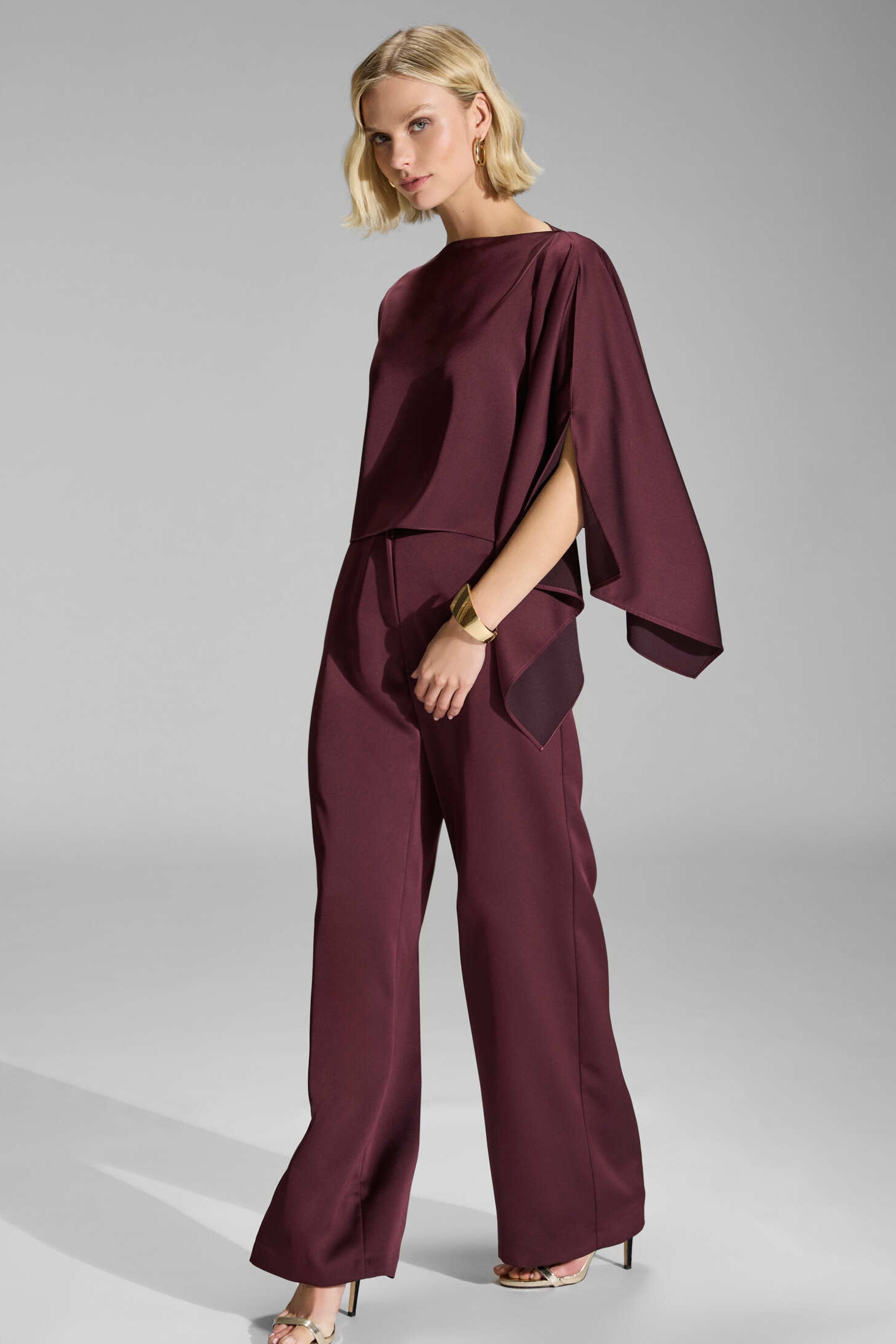 Hose aus Satin mit geradem Bein und Taschen