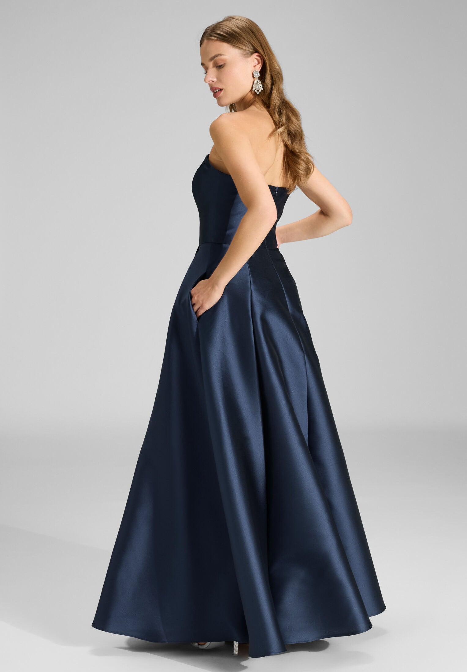 Abendkleid aus edlem Twill mit Korsage Oberteil