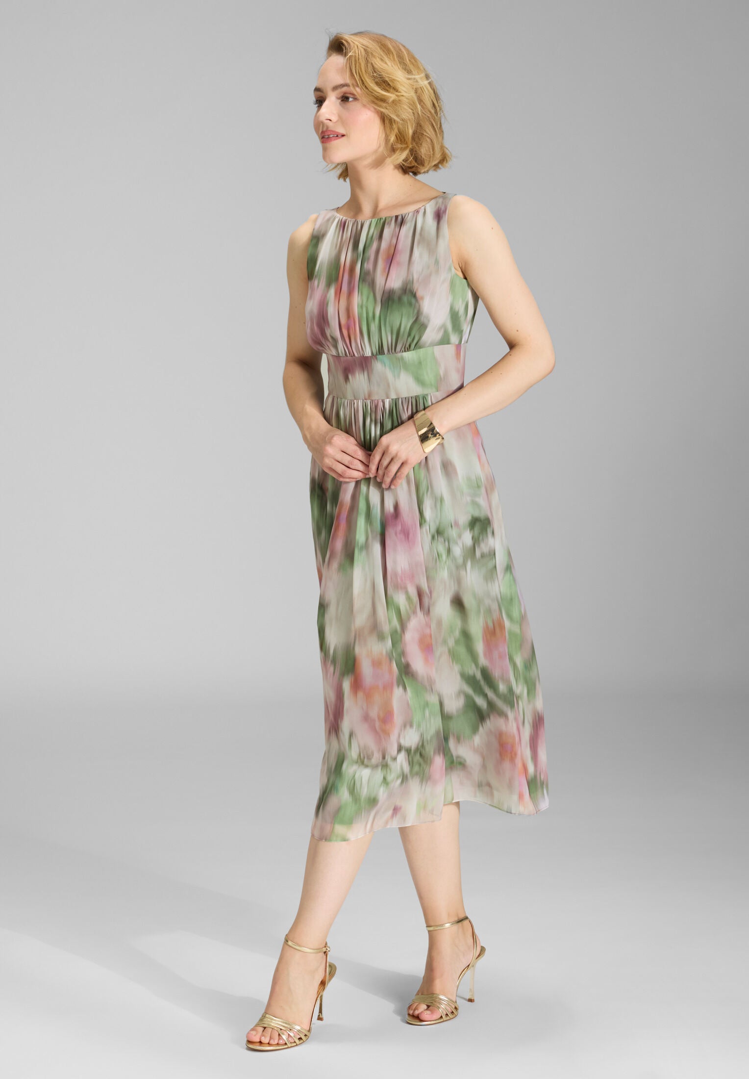 Cocktailkleid aus bedrucktem Chiffon mit Taillenpasse