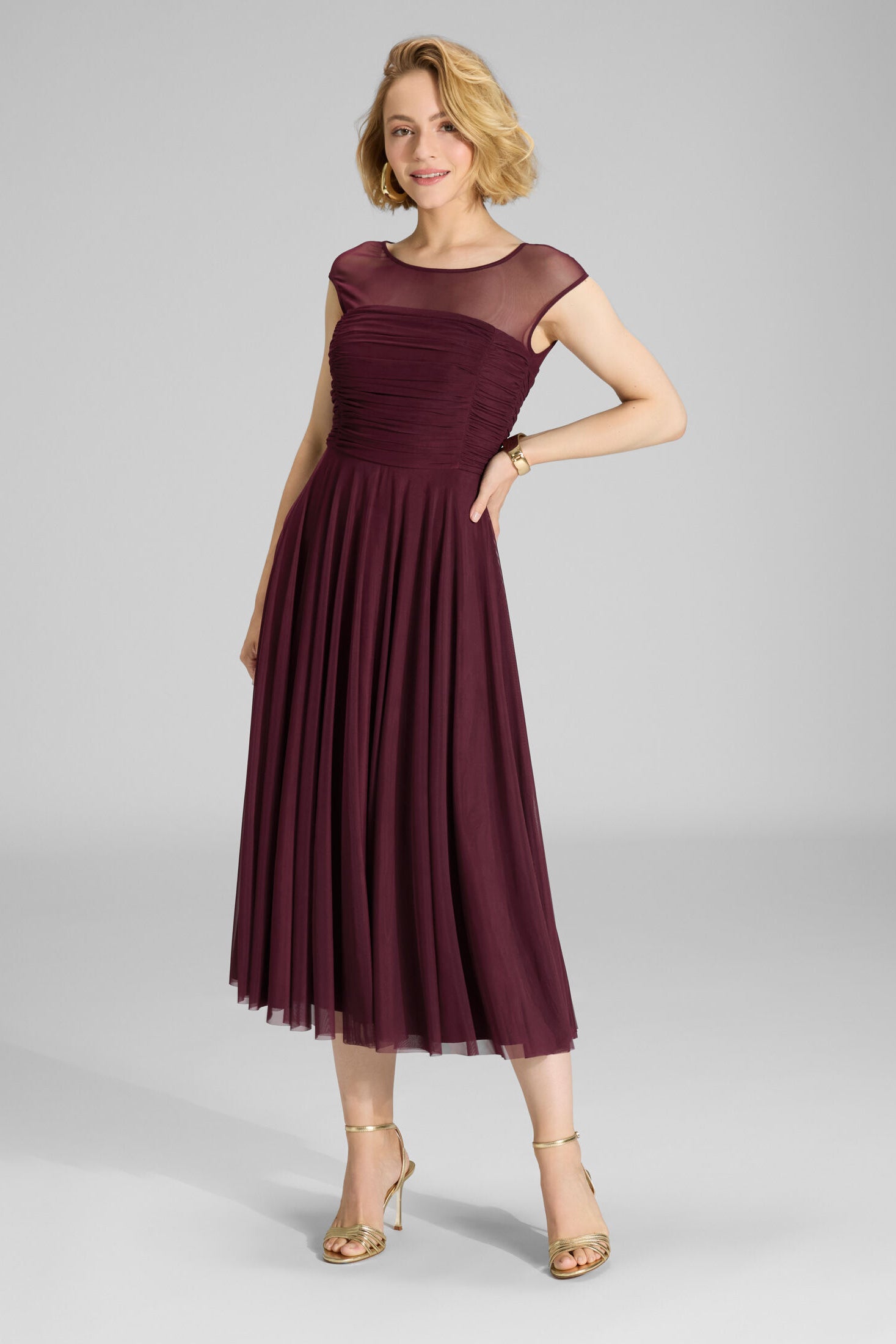 Cocktailkleid aus Mesh mit geraffter Korsage merlot red