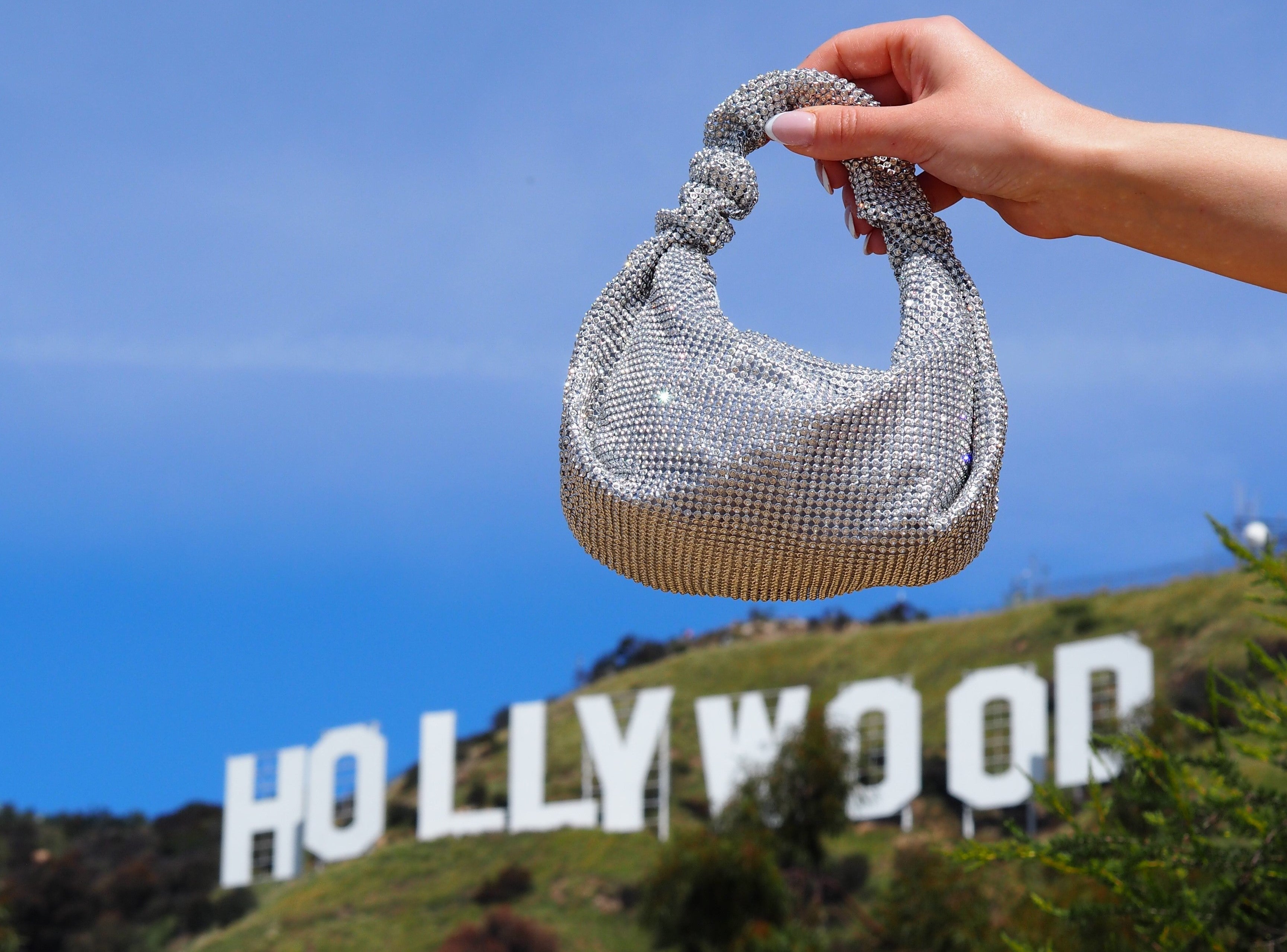 Elegante Glam-Bag aus glänzendem Strassgewebe