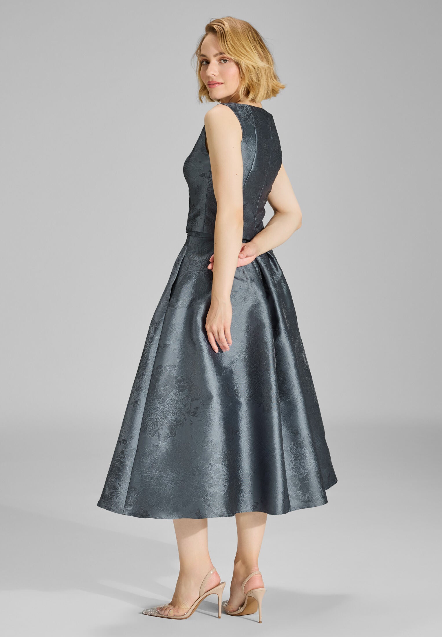 Floraler Jacquard Rock mit Falten in Midi Länge