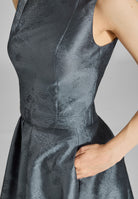 Oberteil aus floralem Jacquard mit V-Ausschnitt