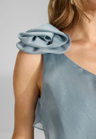 One-Shoulder Jumpsuit aus Crinkle Chiffon mit Blüte