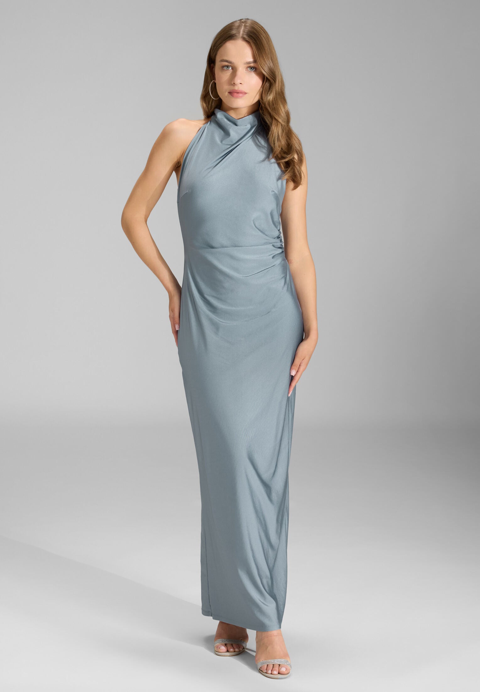Abendkleid aus Jersey Satin mit Drapierung am Kragen ice blue