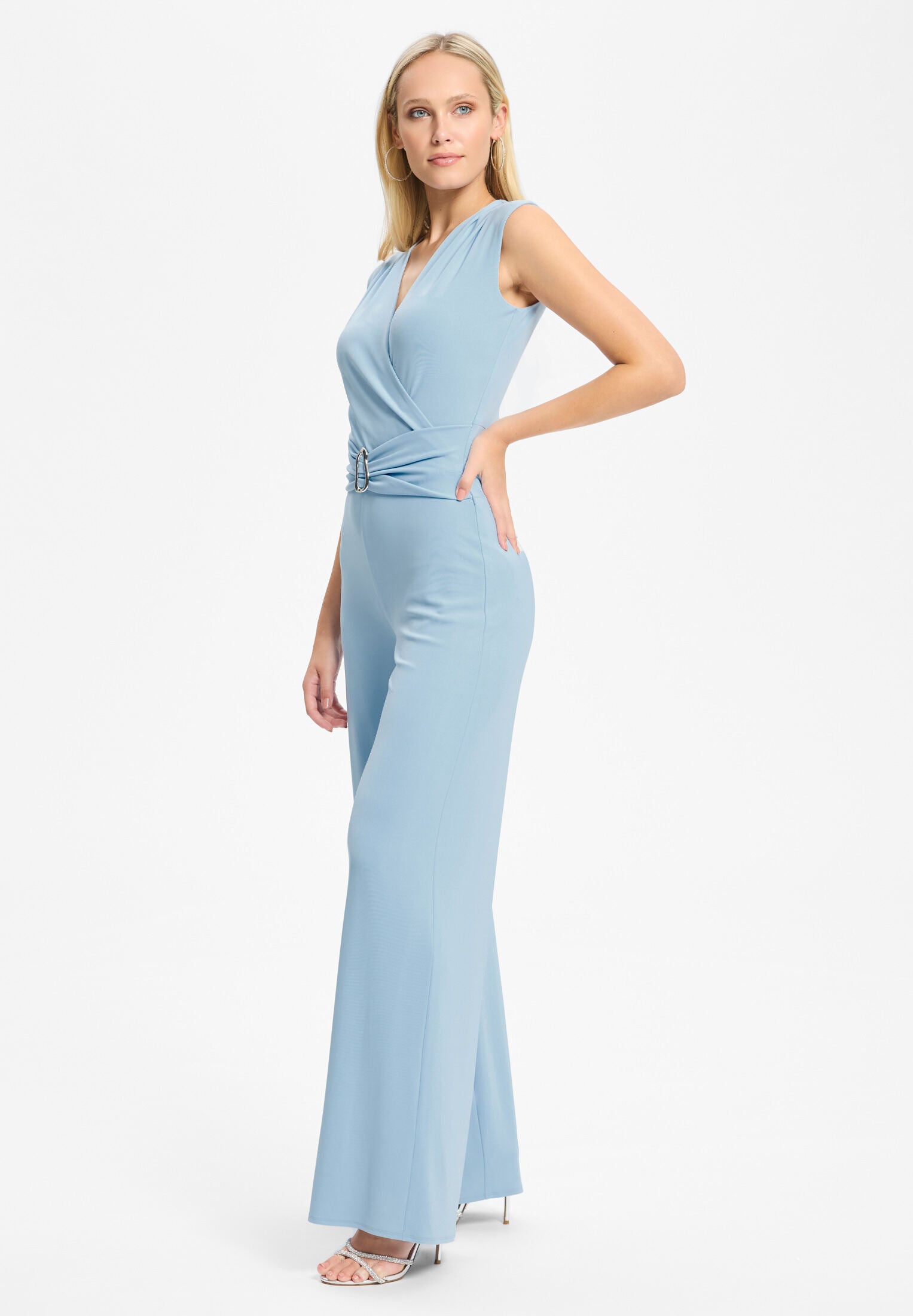 Jumpsuit aus Jersey mit überschnittener Schulter und Zierschnalle