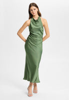 Midikleid aus Satin mit Rückenausschnitt matcha green