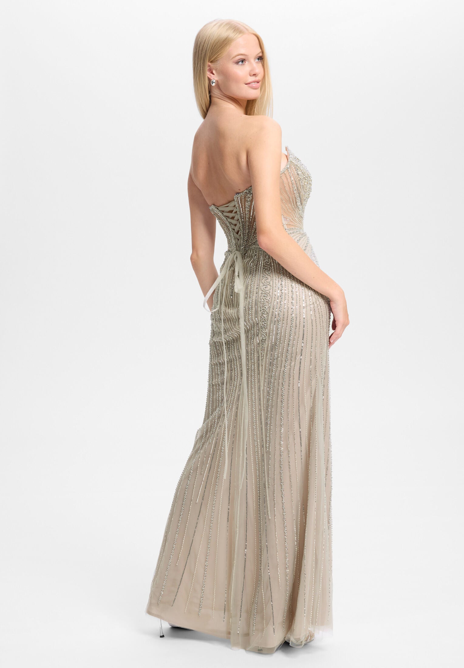 Abendkleid mit All-Over Stickerei