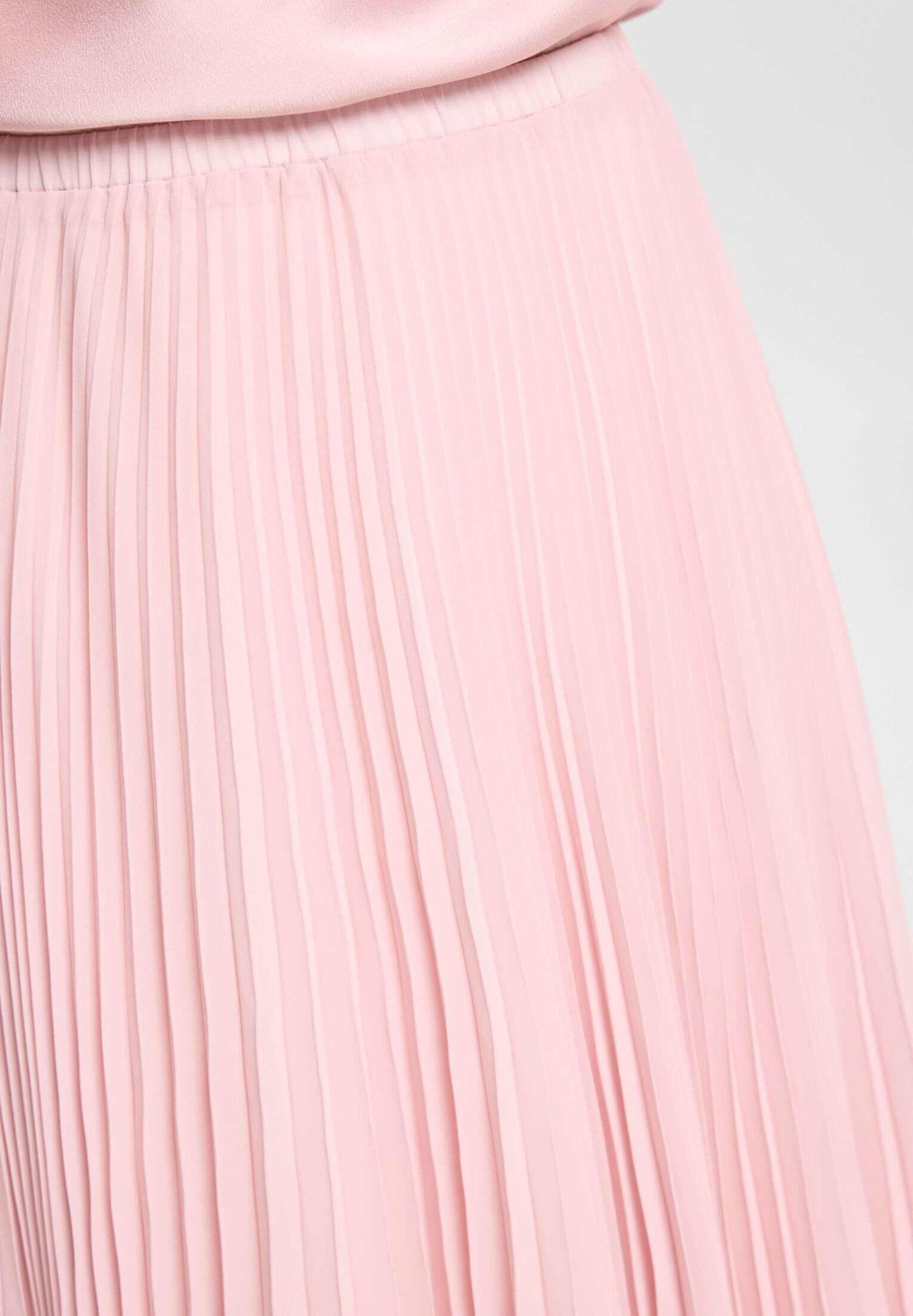 Plisseerock aus Chiffon mit elastischem Bund