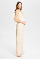 Jumpsuit aus Satin mit Wasserfallausschnitt
