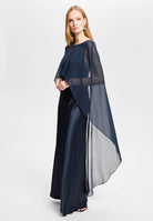 Abendkleid aus Satin mit abnehmbarem Chiffon Cape