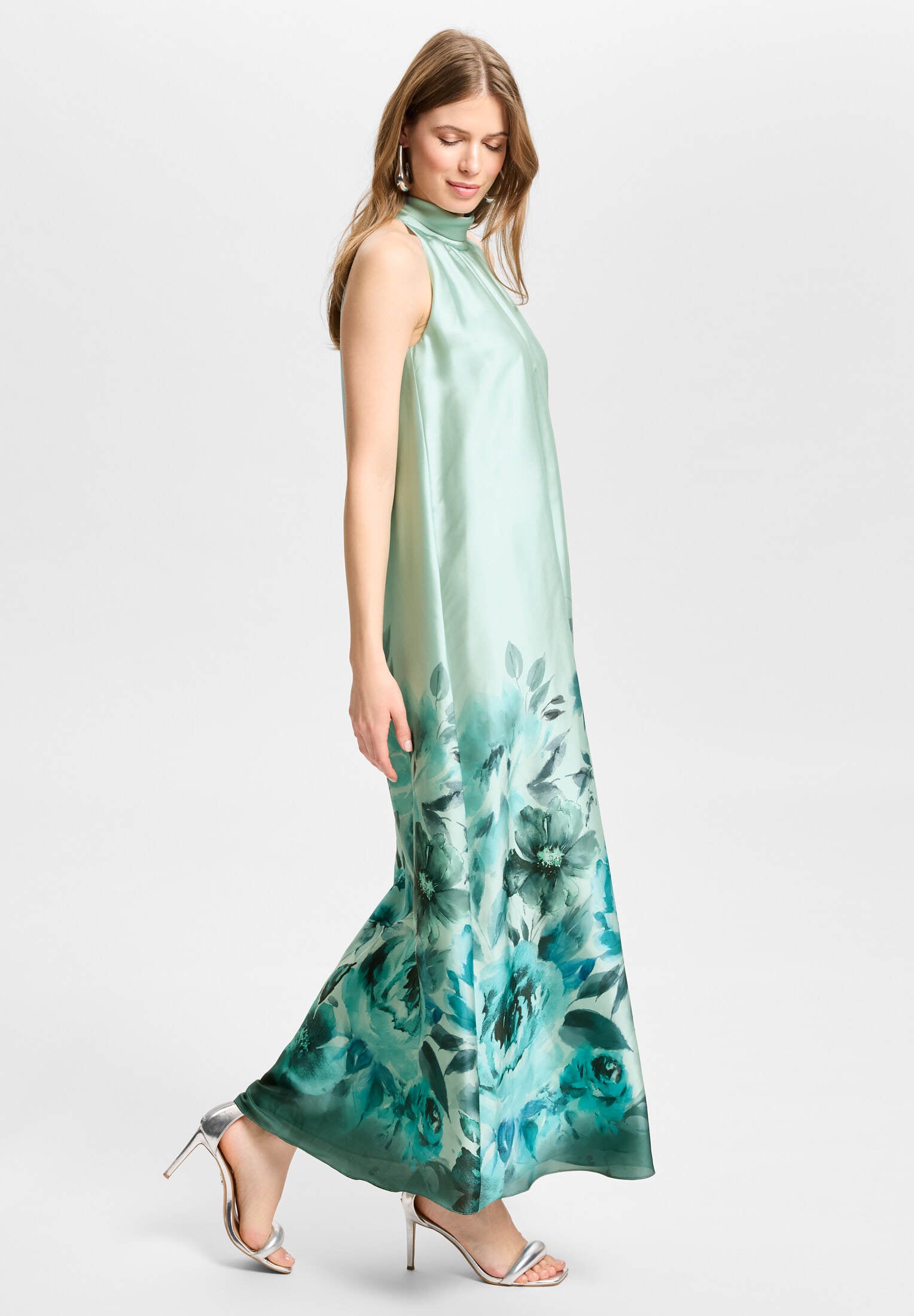 Abendkleid aus Satin mit Bordüren-Print