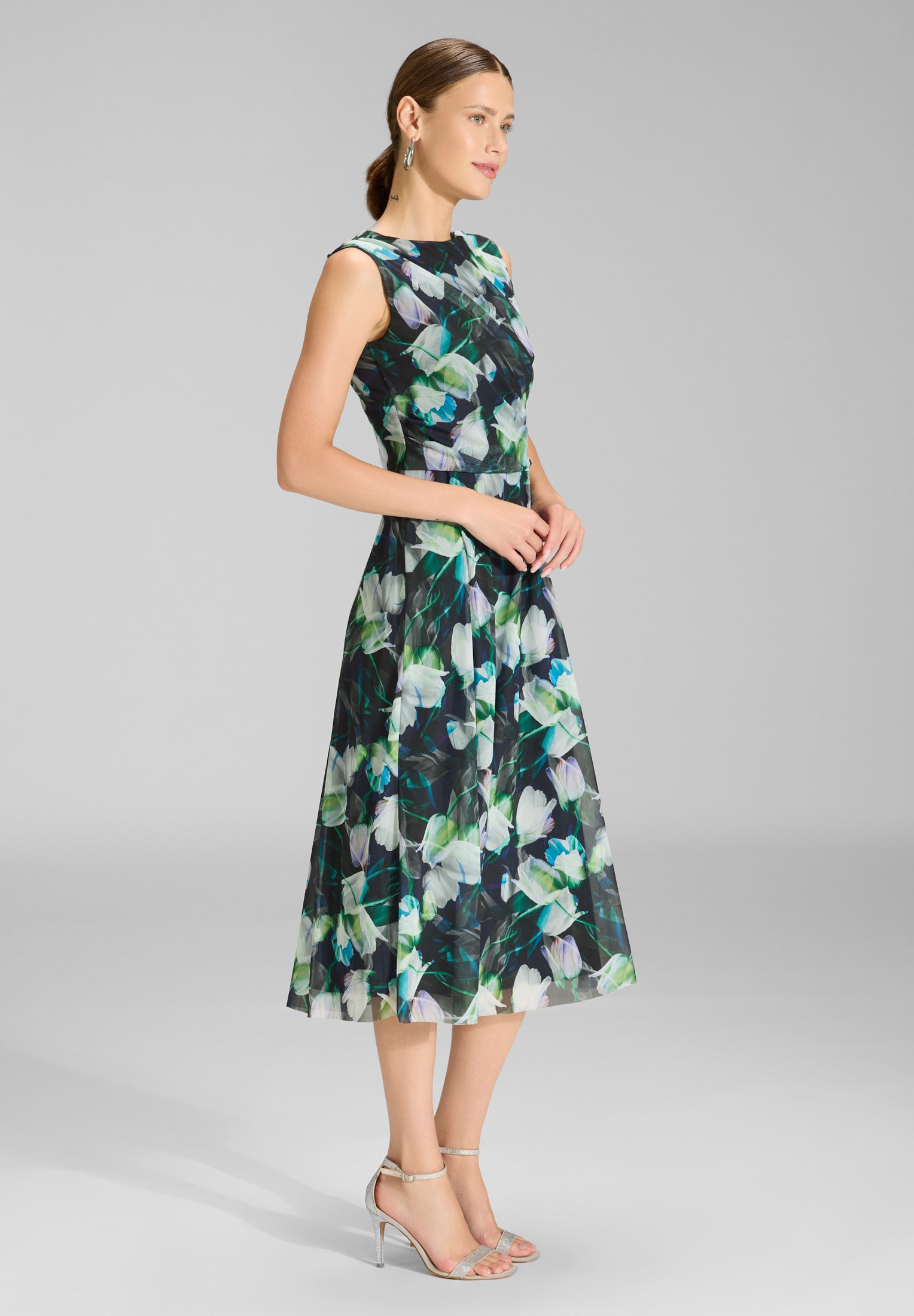 Blumenkleid aus weichem Mesh