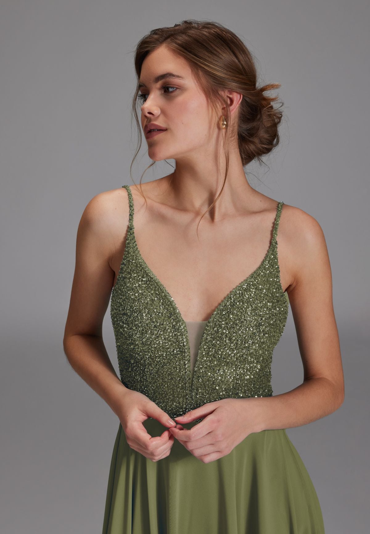 Langes paillettenbesticktes Abiball-Kleid