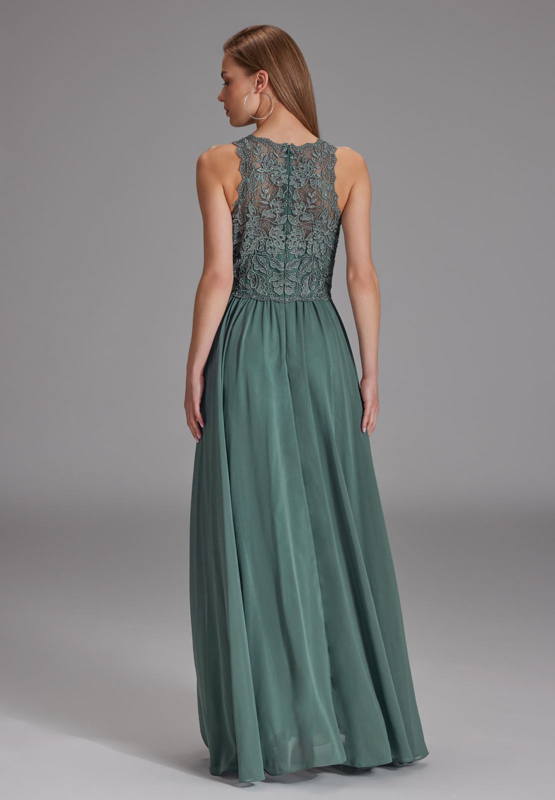 High-closed-Abendkleid mit floraler Spitze