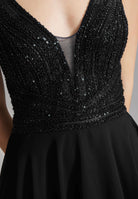 Cocktailkleid mit tonaler Stickerei