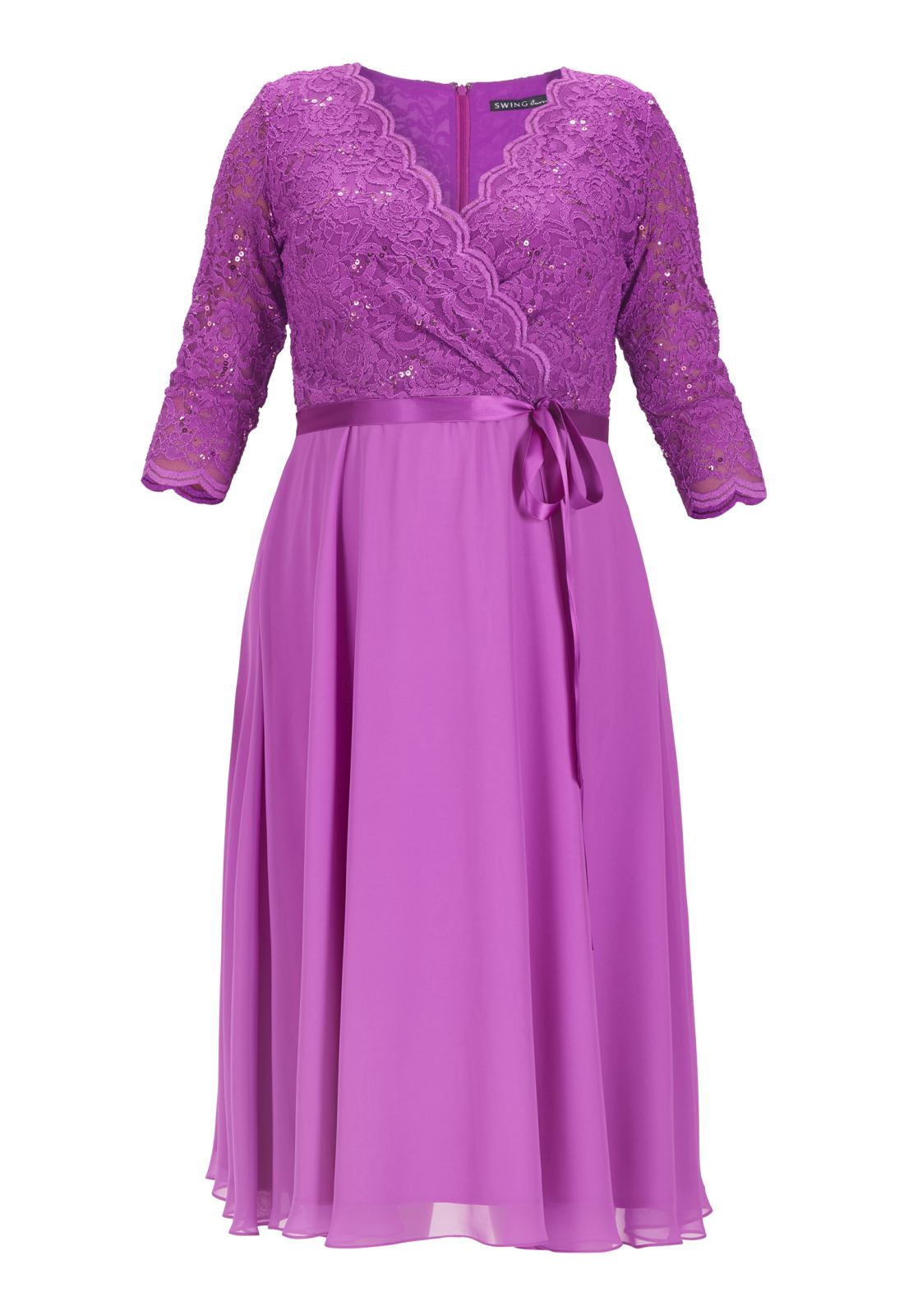 Tailliertes Chiffonkleid mit Spitze