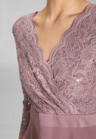 Cocktailkleid aus Material-Mix