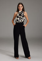 Jumpsuit mit Schluppe aus Material Mix