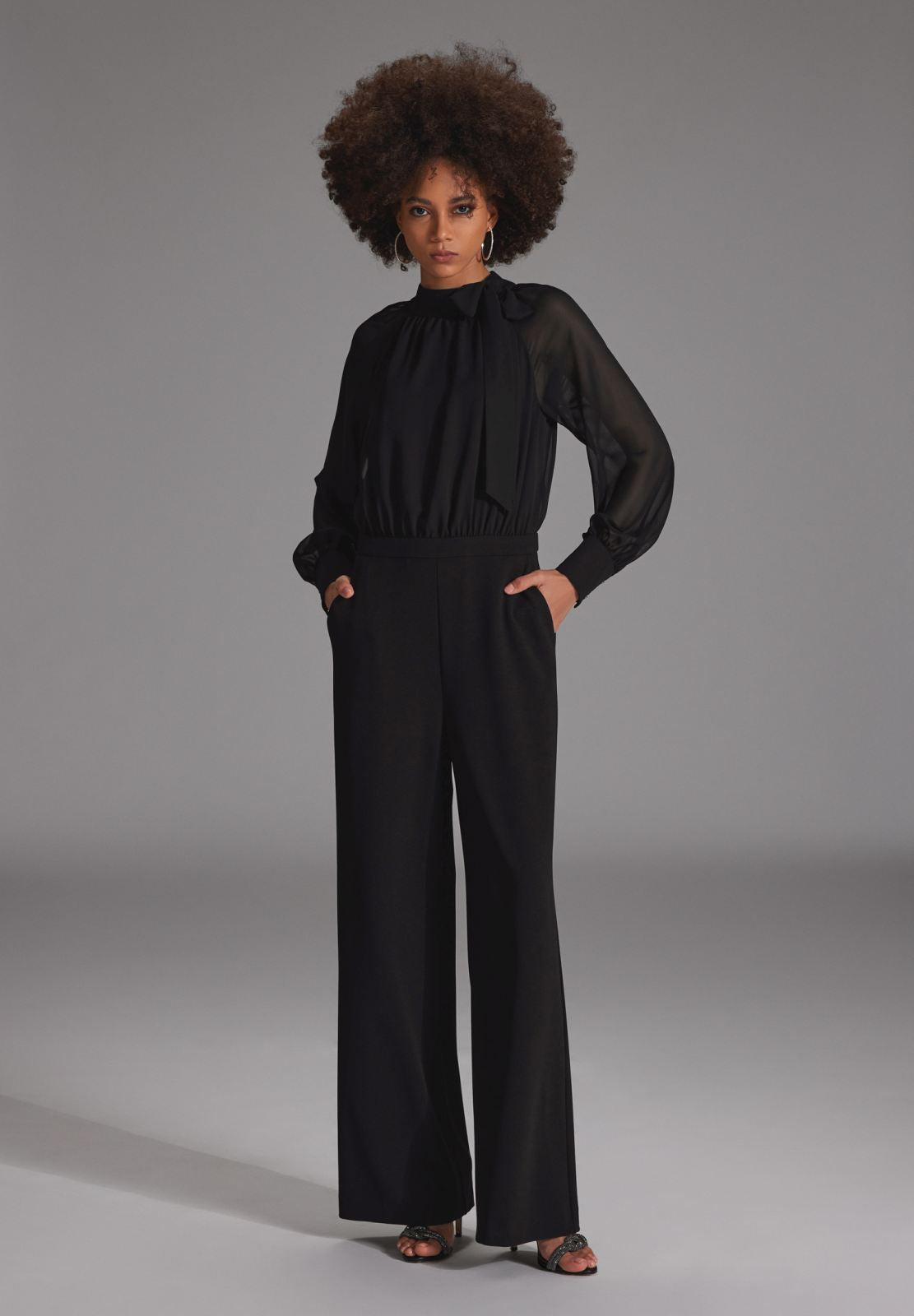 Langärmeliger Jumpsuit mit Schluppe aus Crepe Jersey und Chiffon Mix black