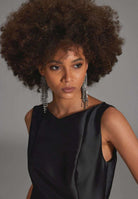 Robenartiges Abendkleid mit Eingrifftaschen